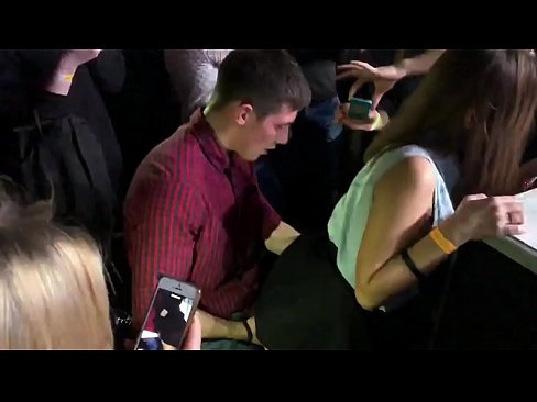 ❤️ Pravi seks v ruskem nočnem klubu. 18-letno rusko dekle v anusu in vagini zajebano v nočnem klubu ❤❌ Ruski pornič na porno sl.mouthporn.ru ️❤